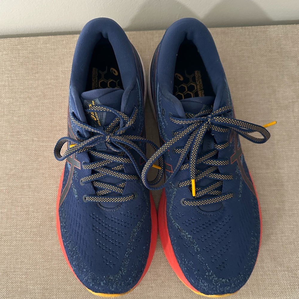 ASICS Men’s Gel Kayano 29 US Size 10 - gently used